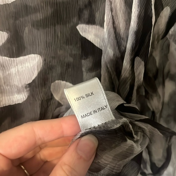 Lilith 100% Silk Gray & Black Abstract Palm Leaves Flouncy Sheer Blouse - Picture 7 of 9